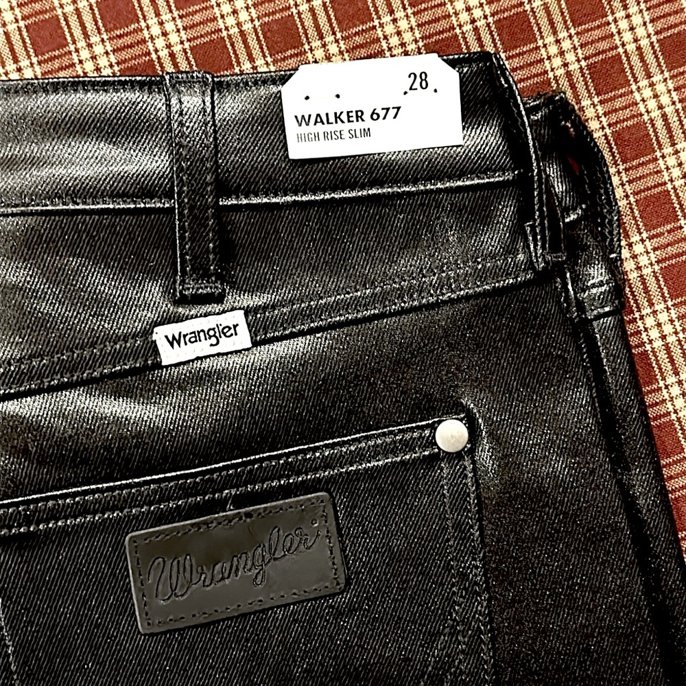 Woman’s NWTs Wrangler Black Leather Walker High Rise Slim Jeans - Picture 8 of 12